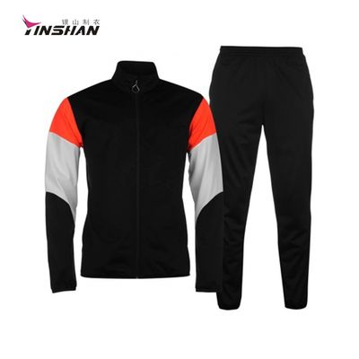 26. Custom Black 2024 Running Sports Wear Sweatsuit with Customized Material